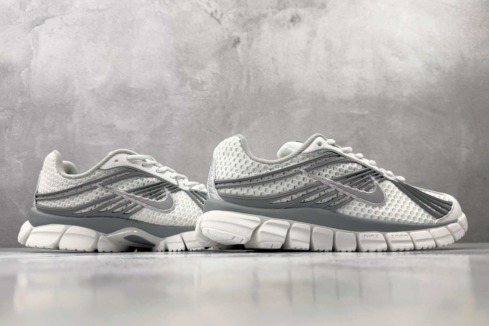 ST Nike Zoom Skylon 11 顶峰白 货号:IU7360-103 尺码:36 36.5 37.5 38 ST Nike Zoom Skylon 11 顶峰白 货号:IU7360-103 尺码:36 36.5 37.5 38