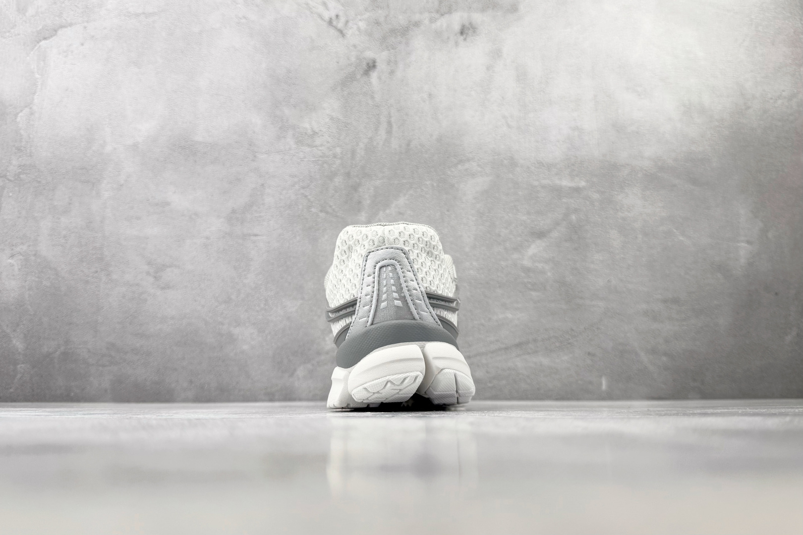 ST Nike Zoom Skylon 11 顶峰白 货号:IU7360-103 尺码:36 36.5 37.5 38 ST Nike Zoom Skylon 11 顶峰白 货号:IU7360-103 尺码:36 36.5 37.5 38