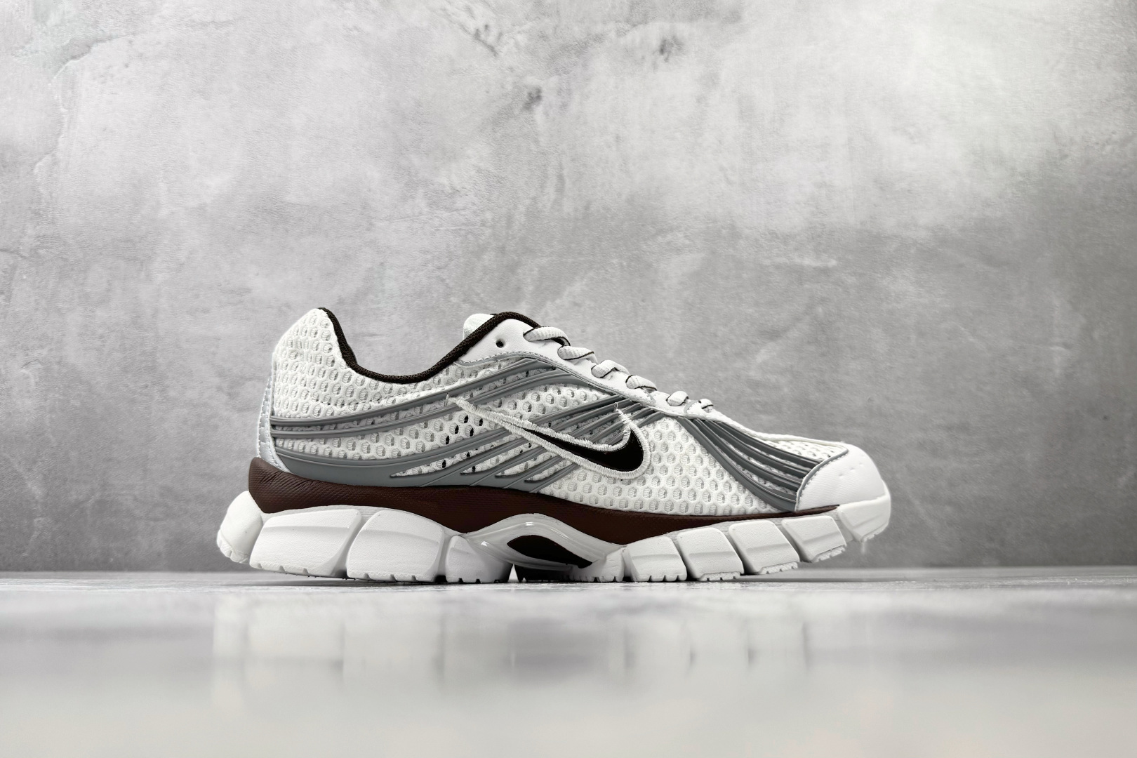 ST Nike Zoom Skylon 11 黑白 货号：IU7360-102 尺码：36 36.5 37.5 38 3