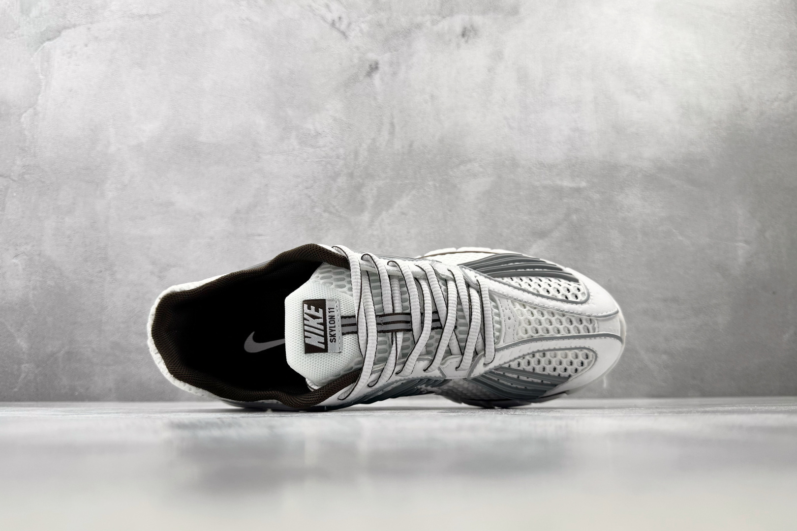 ST Nike Zoom Skylon 11 黑白 货号：IU7360-102 尺码：36 36.5 37.5 38 3