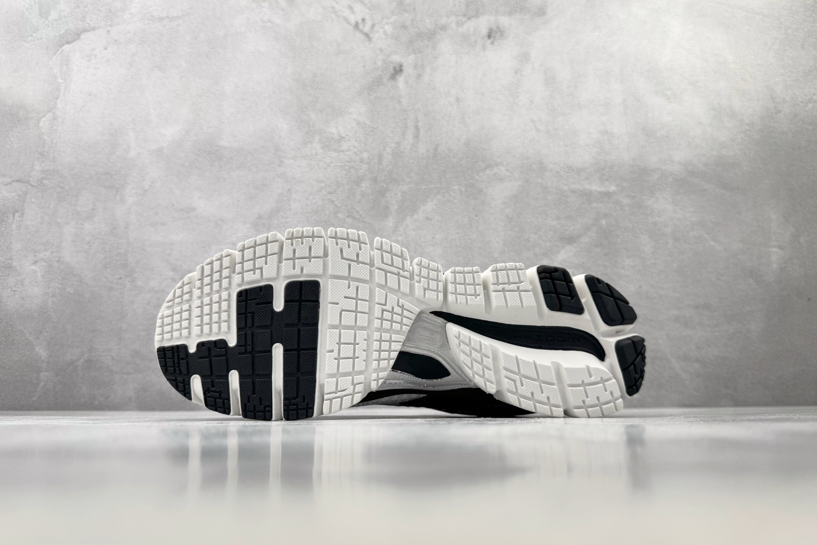 ST Nike Zoom Skylon 11 白银色 货号：IU1869-101 尺码：36 36.5 37.5 38 