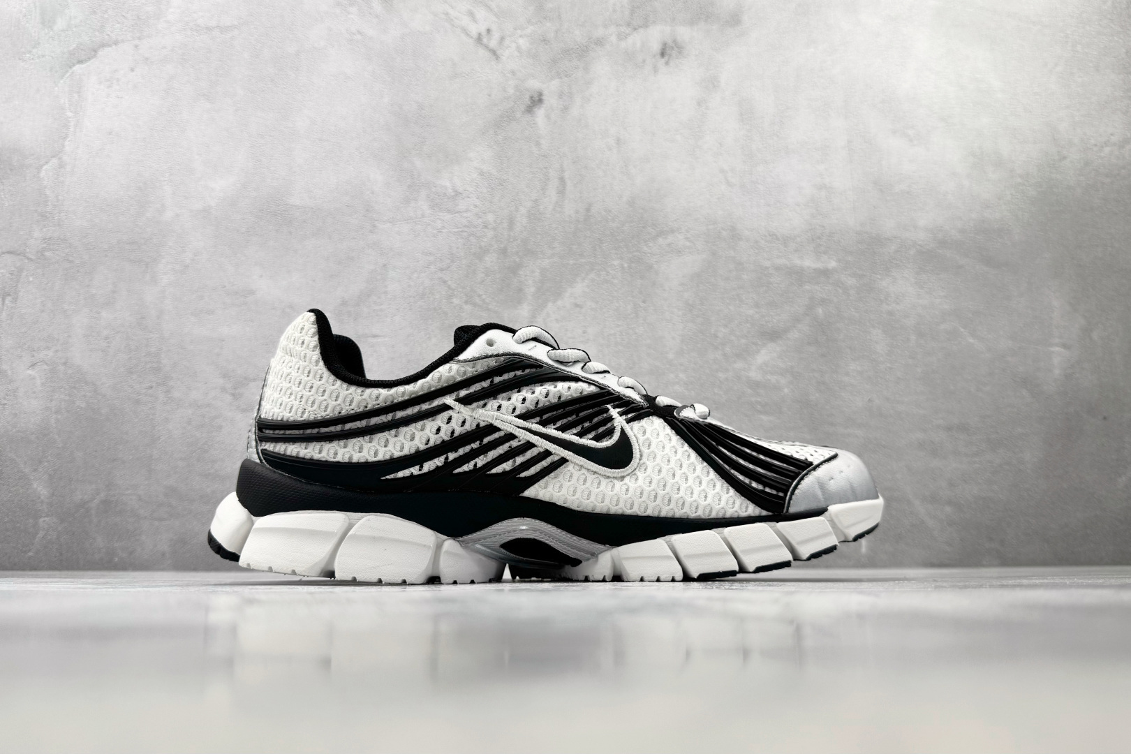 ST Nike Zoom Skylon 11 白银色 货号：IU1869-101 尺码：36 36.5 37.5 38 