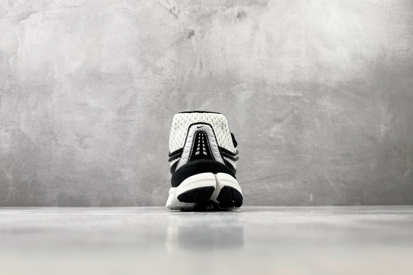 ST Nike Zoom Skylon 11 白银色 货号：IU1869-101 尺码：36 36.5 37.5 38 