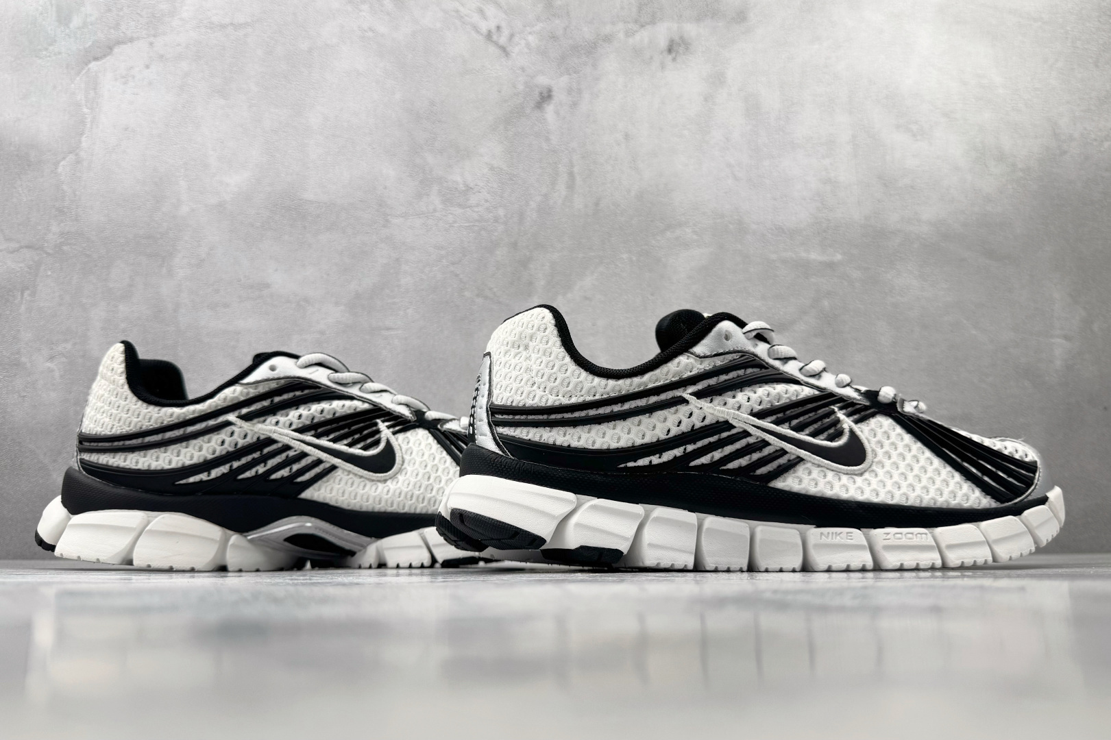 ST Nike Zoom Skylon 11 白银色 货号：IU1869-101 尺码：36 36.5 37.5 38 