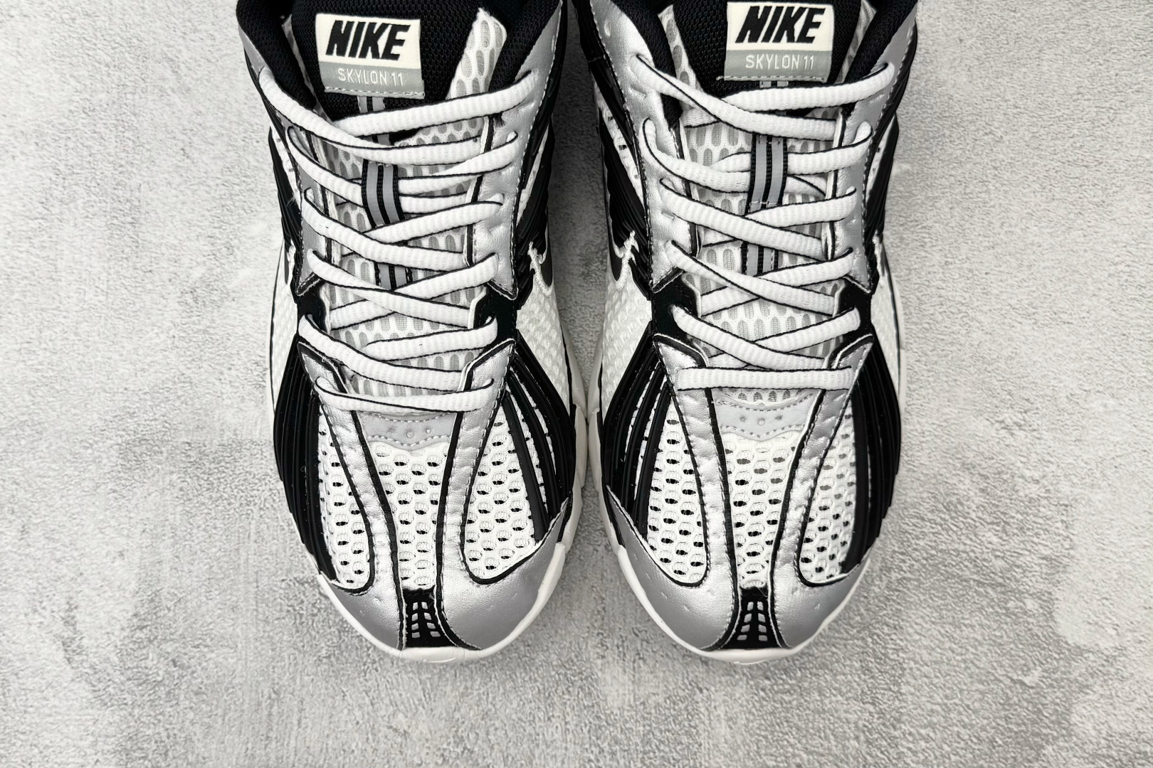 ST Nike Zoom Skylon 11 白银色 货号：IU1869-101 尺码：36 36.5 37.5 38 