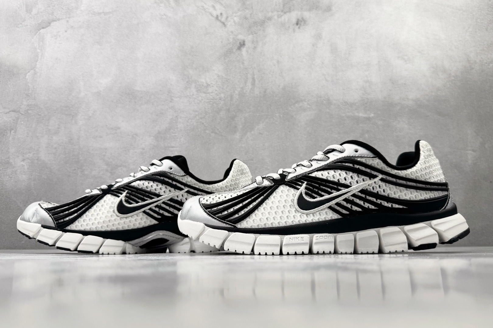 ST Nike Zoom Skylon 11 白银色 货号：IU1869-101 尺码：36 36.5 37.5 38 