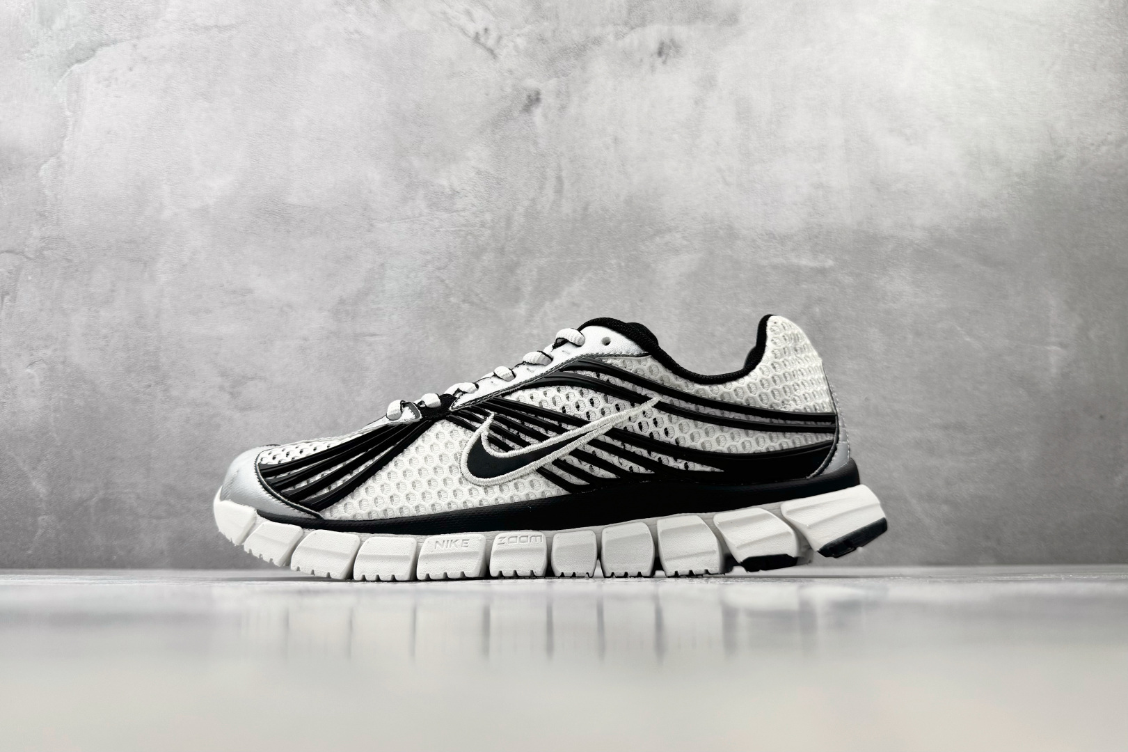 ST Nike Zoom Skylon 11 白银色 货号：IU1869-101 尺码：36 36.5 37.5 38 