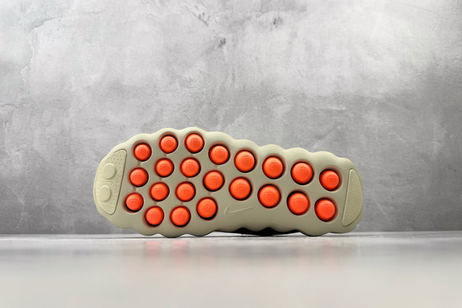 PK  Nike Mind 002 幻影灰 货号：HQ4308-004 尺码：36 36.5 37 38.5 39 40