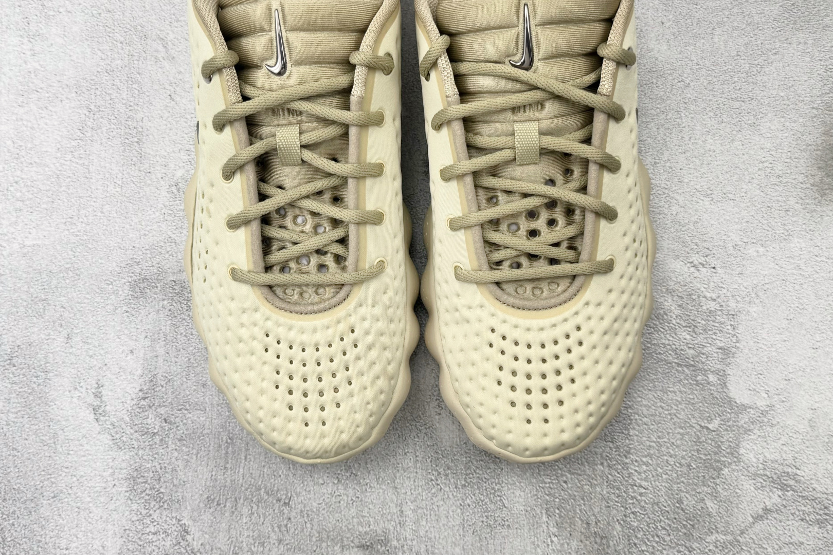 PK  Nike Mind 002 幻影灰 货号：HQ4308-004 尺码：36 36.5 37 38.5 39 40