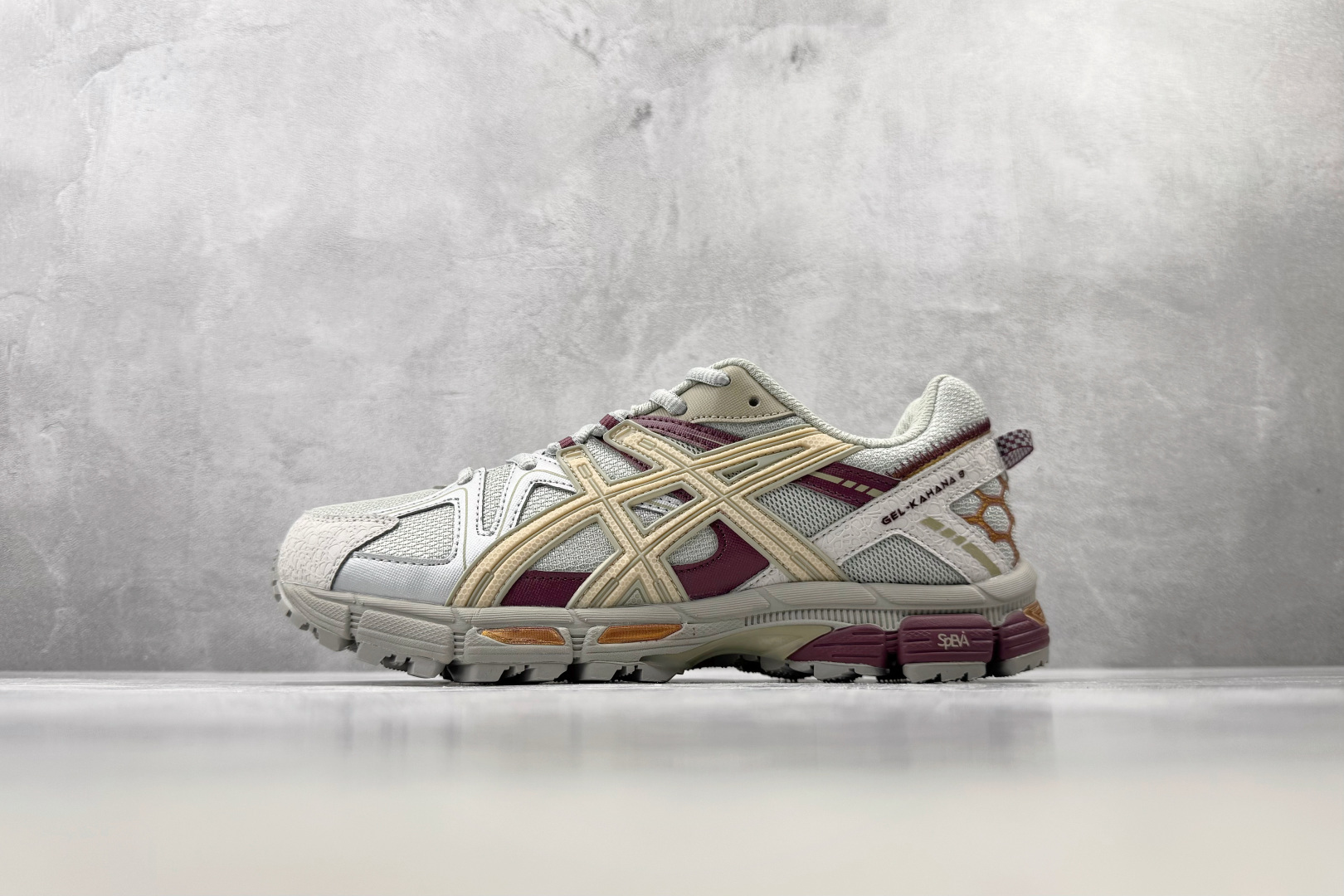 XP 平台专供 ASICS Gel-Kahana 8 灰红 货号：1012A978-023 尺码：36 36.5 37.