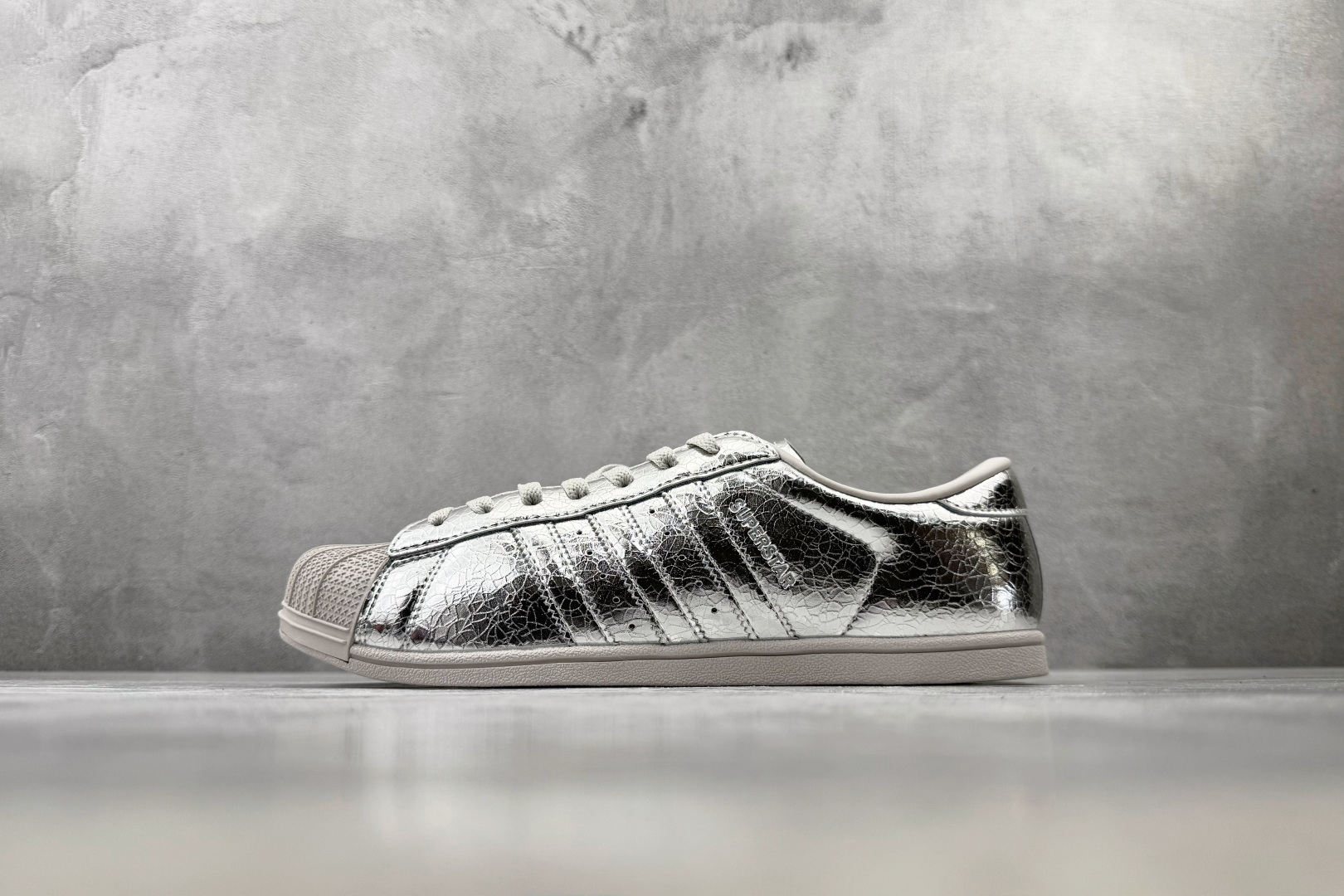 PP adidas originals SUPERSTAR Lo Pro 银色 货号：H3880 尺码：35.5 36 