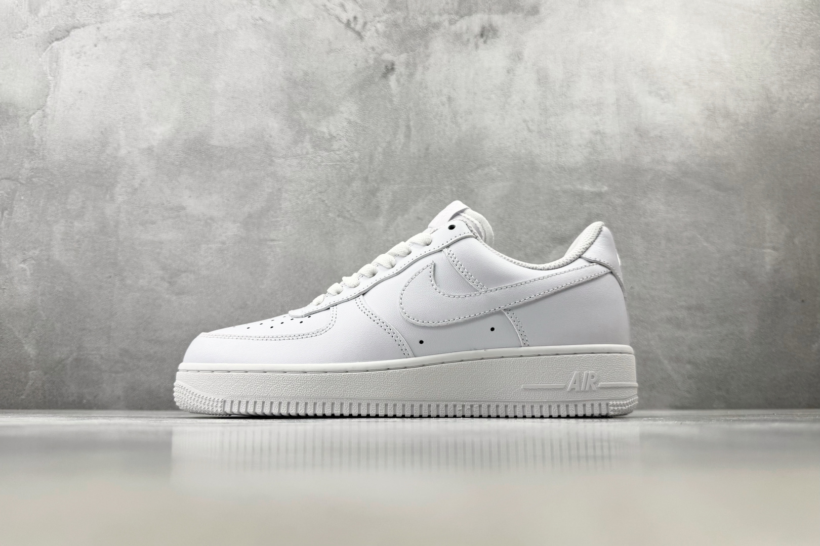 K2 Nike Air Force 1 07 纯白 货号：CW2288 111 尺码：36 36.5 37.5 38 3