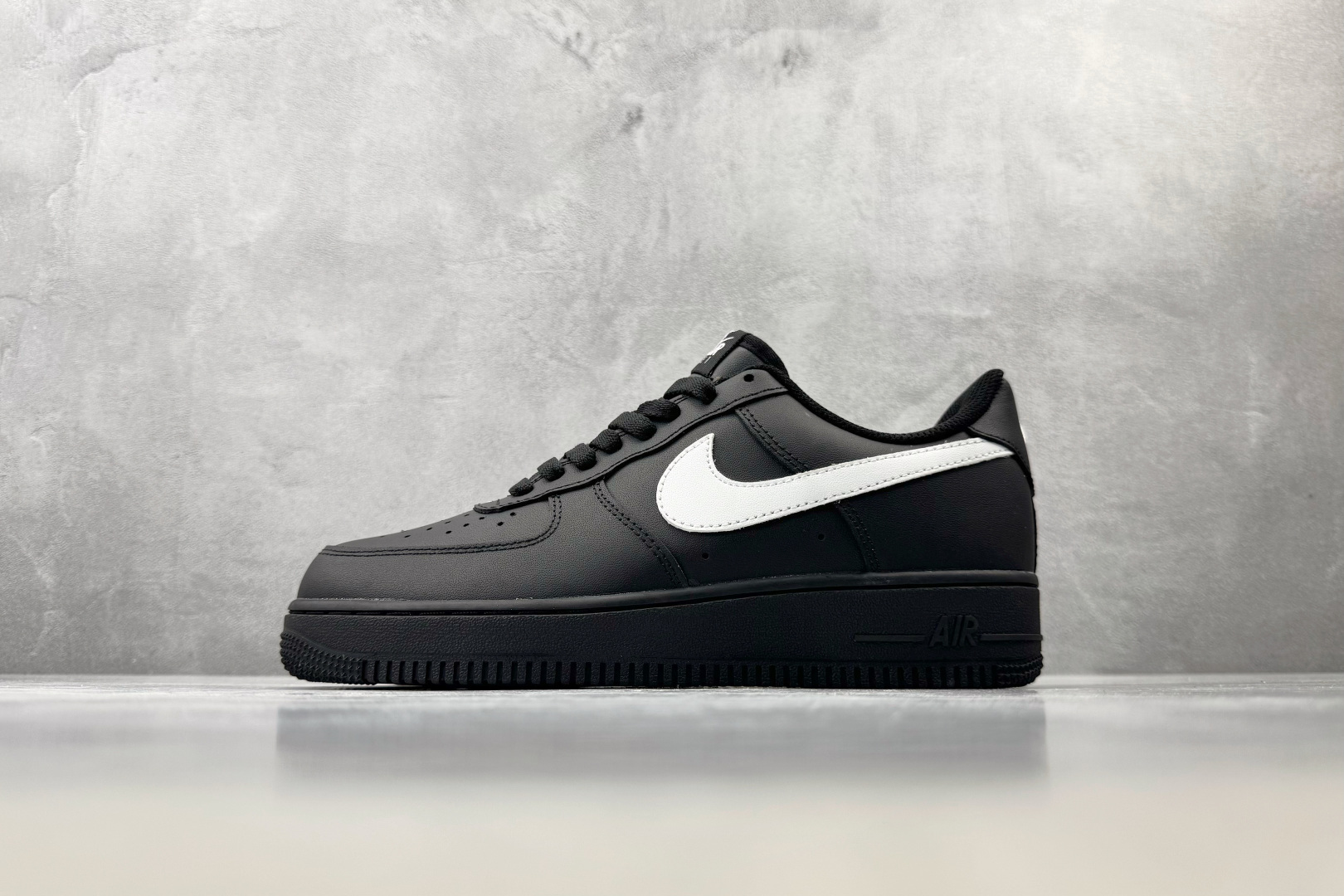 K2 Nike Air Force 1 07 黑白 货号：FZ0627-010 尺码：36 36.5 37.5 38 3