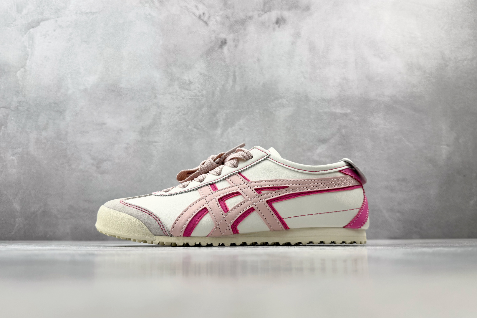 SC 渠道特供 Onitsuka Tiger鬼塚虎 Mexico 66 米白色/粉色 货号：1183C679-100 尺