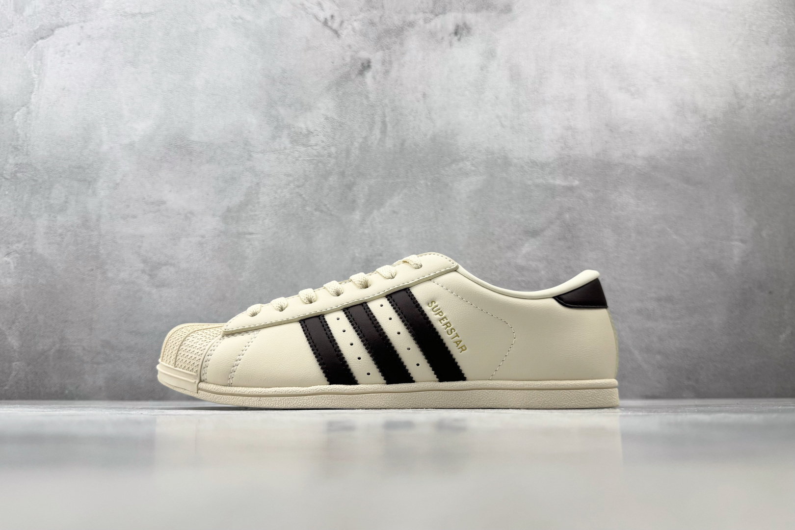 PP adidas originals SUPERSTAR Lo Pro 乳白色 货号：KK0422 尺码：35.5 3