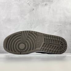 K版 综合版 Jordan Air Jordan 1 Emea Summer 橄榄灰 货号:IU7552-040 尺码: K版 综合版 Jordan Air Jordan 1 Emea Summer 橄榄灰 货号:IU7552-040 尺码:
