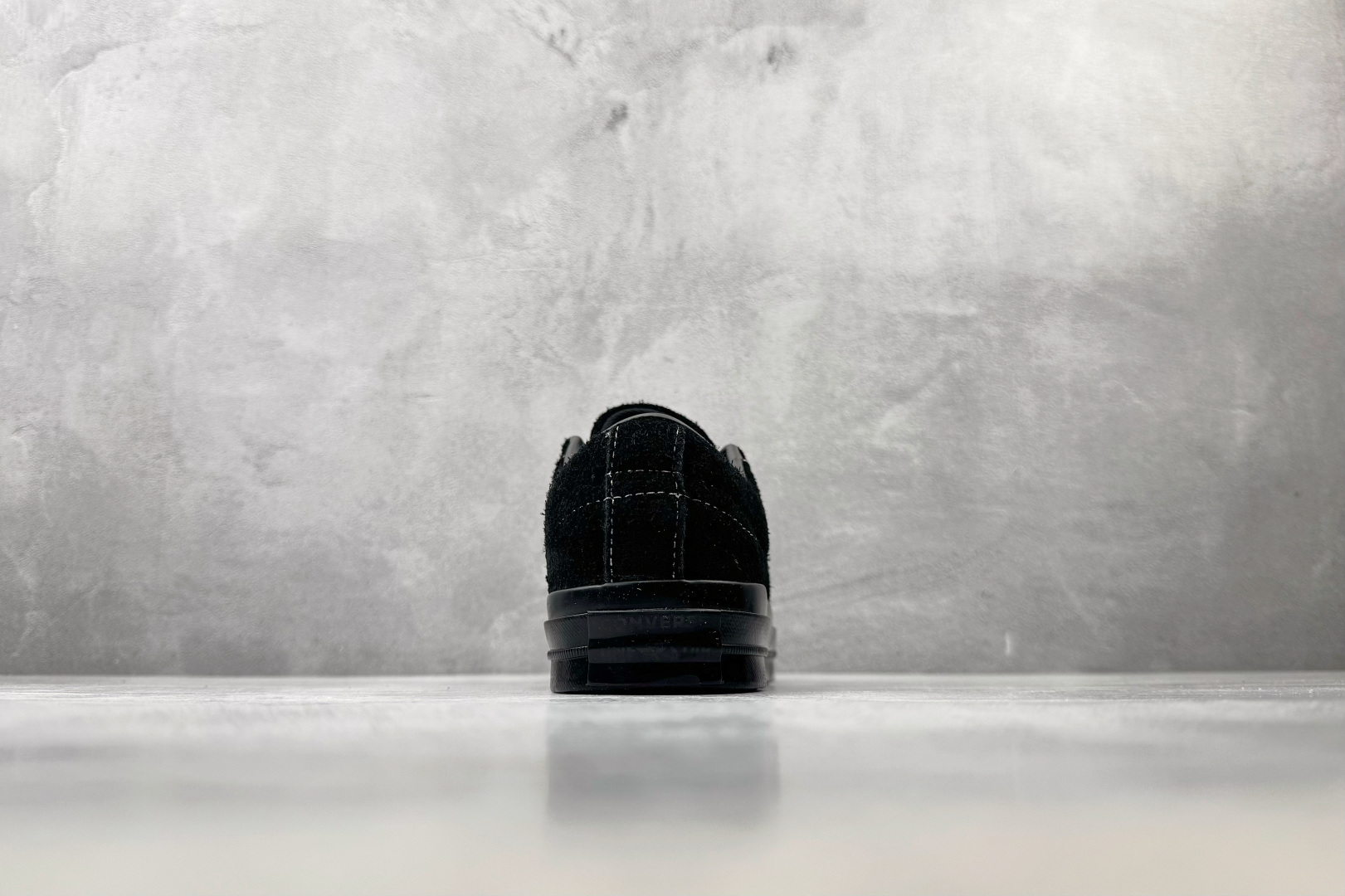 【H版】 Converse one star Suede OX 黑 • 星星贴片车缝针距统一 尖角走线圆润 不断线跳针 
