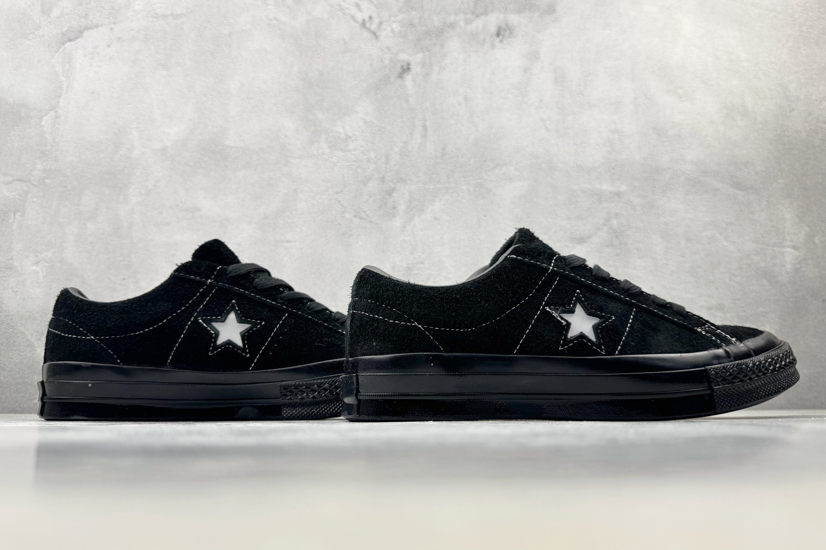 【H版】 Converse one star Suede OX 黑 • 星星贴片车缝针距统一 尖角走线圆润 不断线跳针 