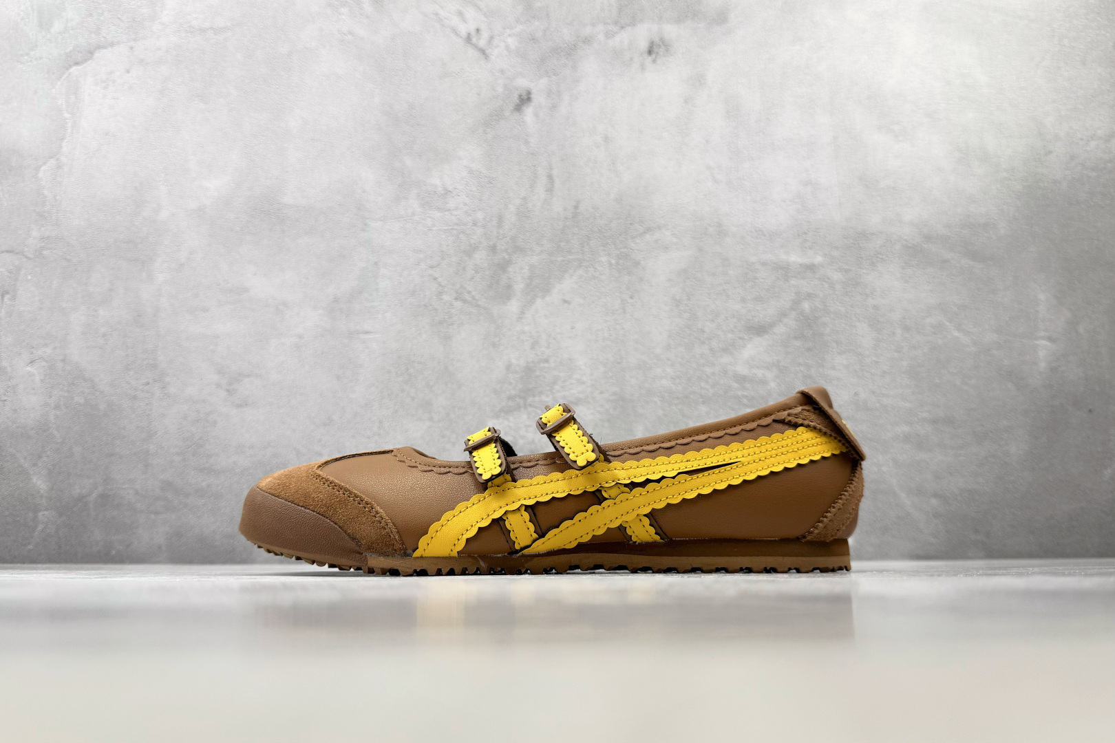 SC 渠道特供 Onitsuka Tiger鬼塚虎 MEXICO 66 TGRS 棕黄 货号：1182A678-201 