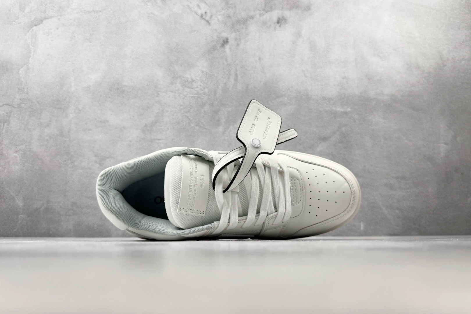 KW神 口碑神作 OFF-WHITE 白色 货号：OWIA259C99LEA 尺码：35 36 36.5 37.5 38