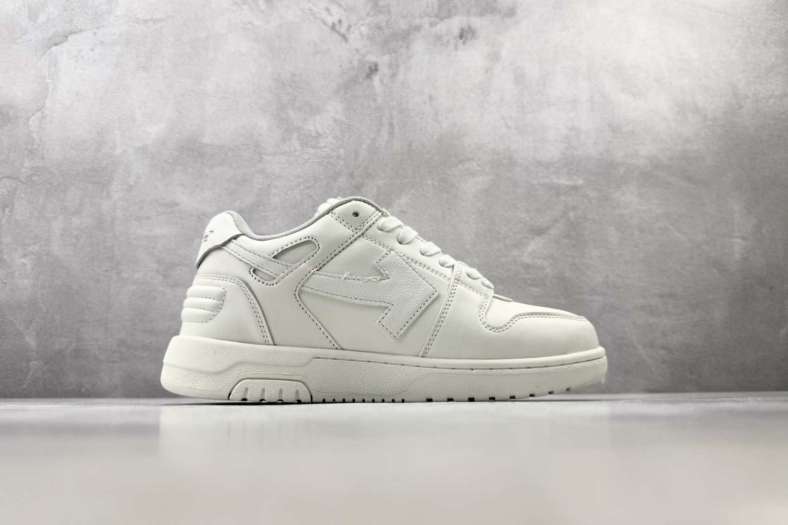 KW神 口碑神作 OFF-WHITE 白色 货号：OWIA259C99LEA 尺码：35 36 36.5 37.5 38