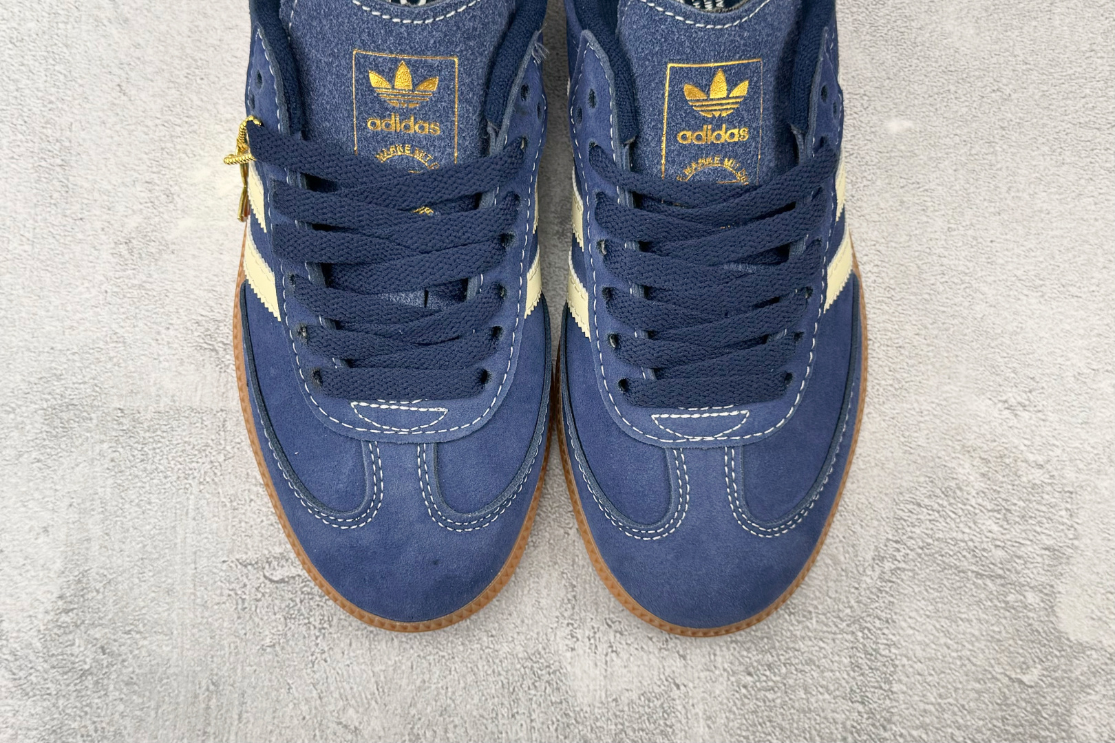 R 版出口订单 adidas originals SAMBA OG 蓝白 货号：KH9784 尺码：35.5 36 36