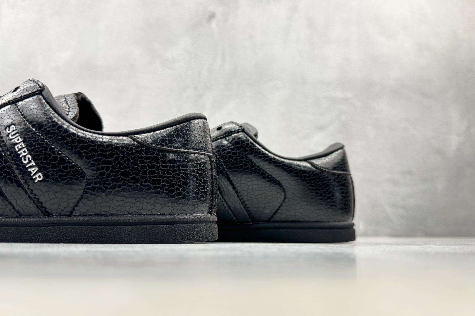 DH adidas originals SUPERSTAR LO PRO 黑色 货号：H3881 尺码：35.5 36 