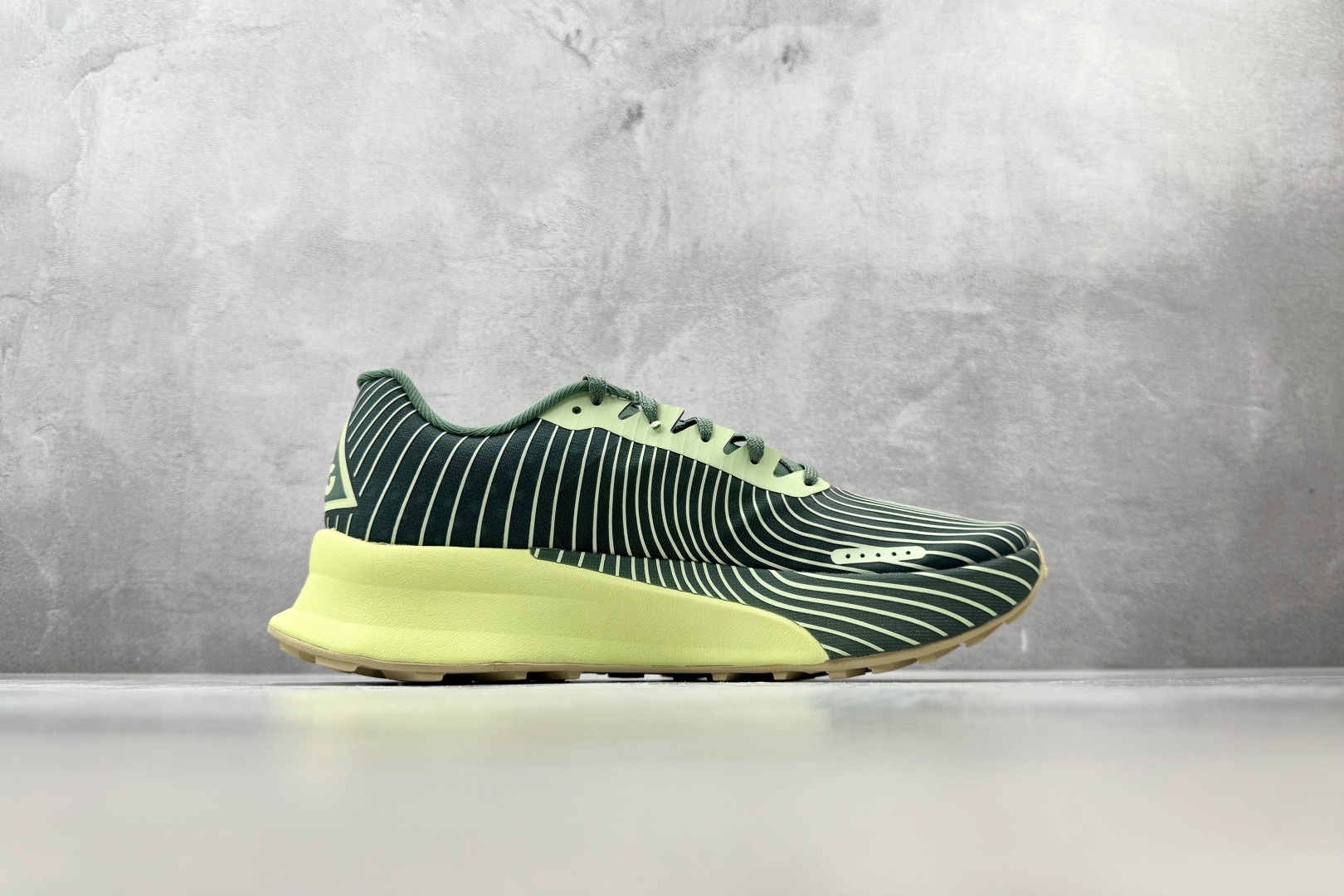 M 版 Nike ACG Ultrafly TRAIL SP 芦荟绿 货号：IR7317-300 尺码：36 36.5 