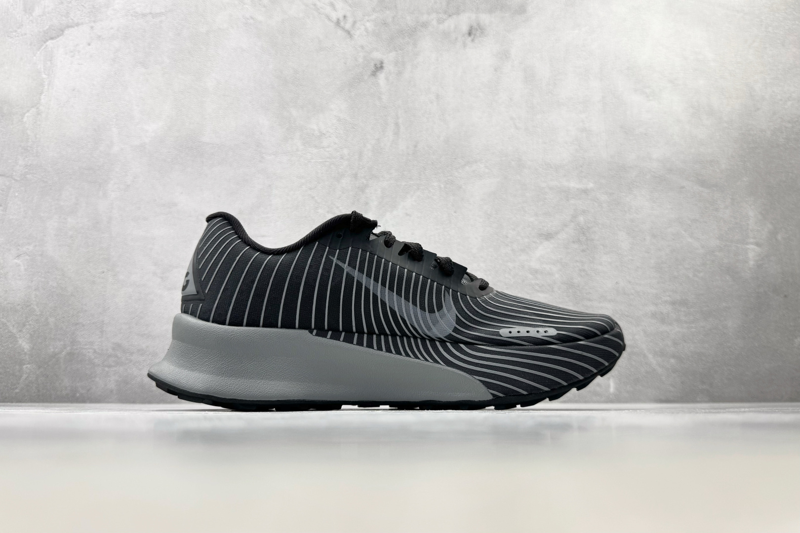 M 版 Nike ACG Ultrafly TRAIL 黑色 货号：HF5668-001 尺码：36 36.5 37.5