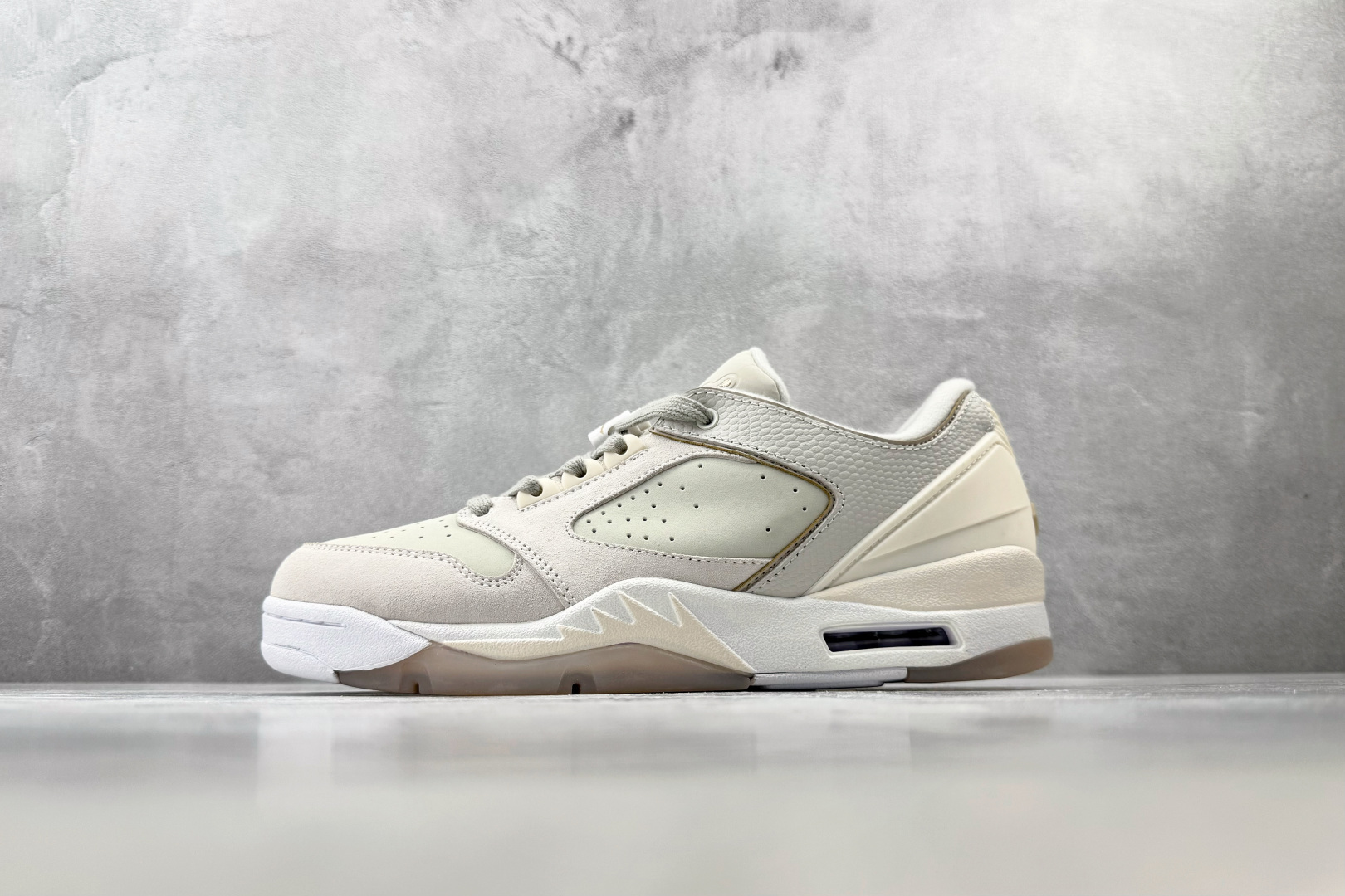 HJ Jordan Air Jordan Sixty Plus 米灰 货号：IH2047-004 尺码：36 36.5 