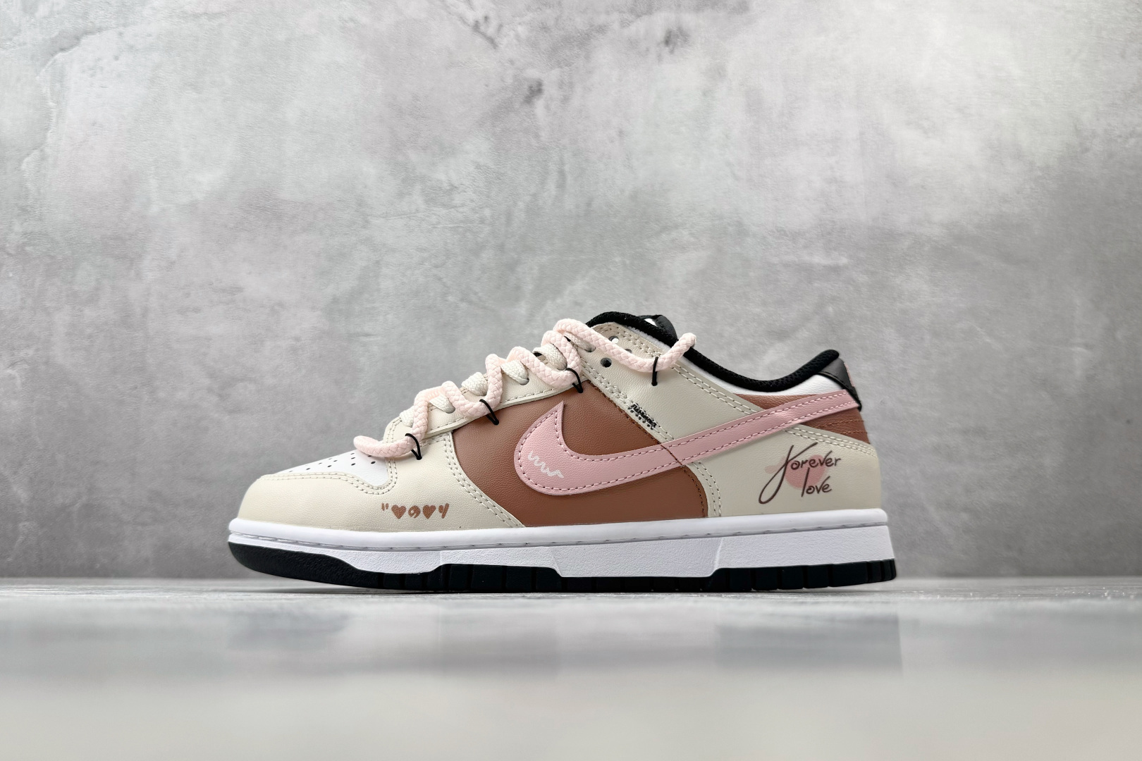YC  【定制球鞋】Nike Dunk 恋爱日记 白粉 货号：CW1590 100 尺码：35.5 36 36.5 37