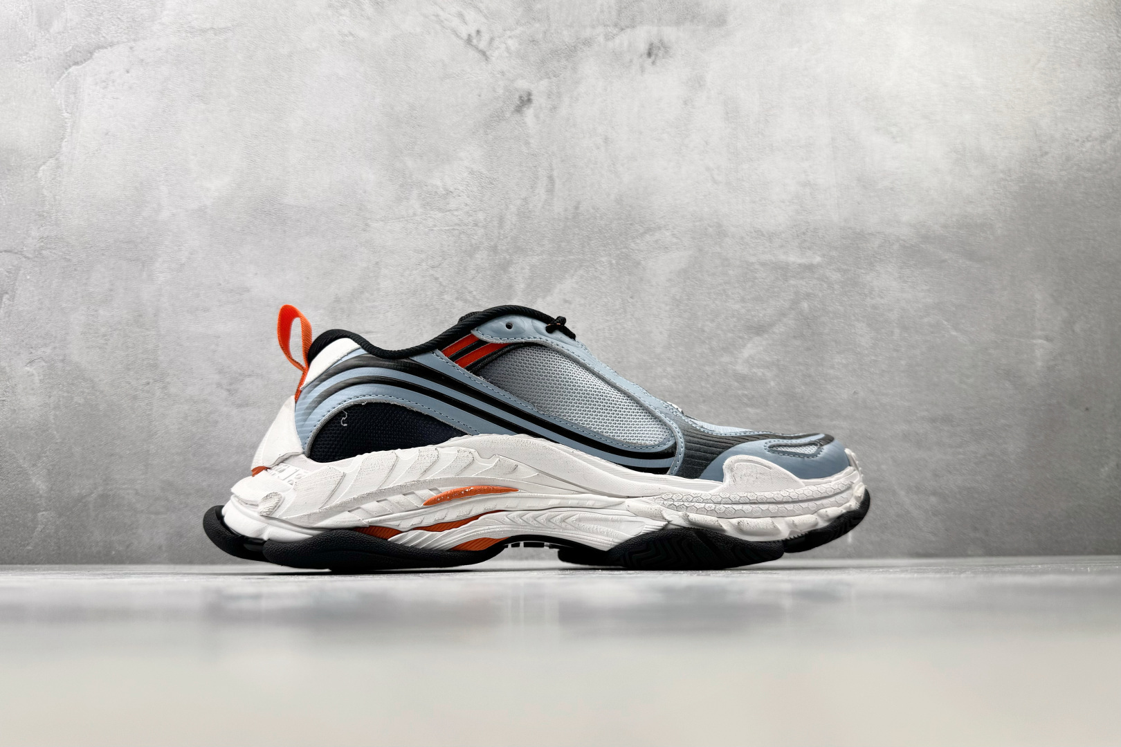 XA 最新外贸批次 Balenciaga巴黎世家 Triple S.2 GRADIENT 蓝色拼白色 货号：WTR2G4