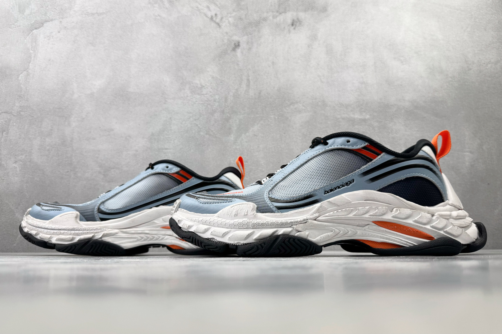 XA 最新外贸批次 Balenciaga巴黎世家 Triple S.2 GRADIENT 蓝色拼白色 货号：WTR2G4