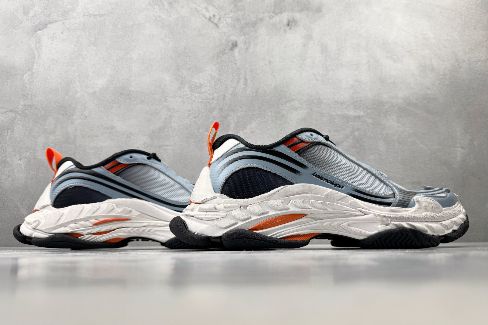 XA 最新外贸批次 Balenciaga巴黎世家 Triple S.2 GRADIENT 蓝色拼白色 货号：WTR2G4