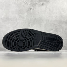 K版 综合版 Jordan Air Jordan 1 黑白紫 货号:-081 尺码:36 36.5 37.5 38 38 K版 综合版 Jordan Air Jordan 1 黑白紫 货号:-081 尺码:36 36.5 37.5 38 38