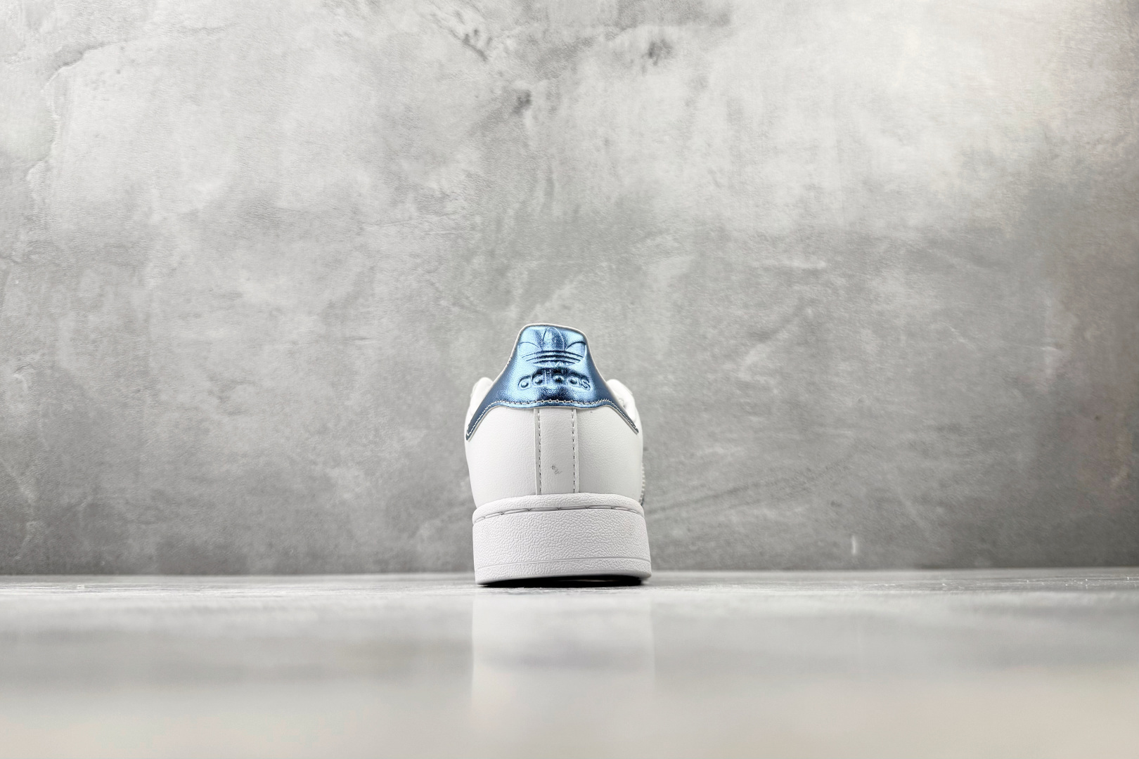 XP/H11 平台专供 adidas originals SUPERSTAR 2 白色 货号: LA7739 尺码：35