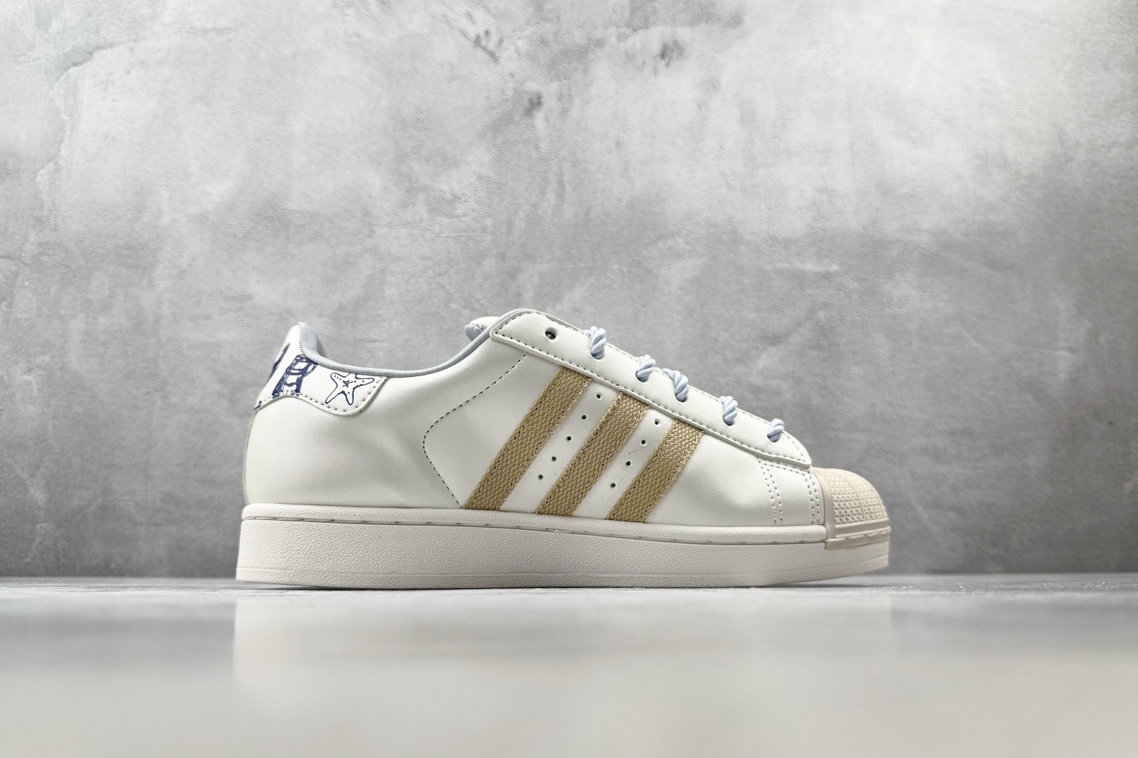 XP/H11 平台专供 adidas originals SUPERSTAR 2 亮白 货号: LB9763 尺码:35 XP/H11 平台专供 adidas originals SUPERSTAR 2 亮白 货号: LB9763 尺码:35