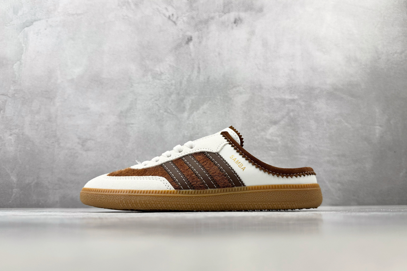 R版 出口订单 adidas originals Samba OG Mule W 棕色 货号：ST8888 尺码：35.