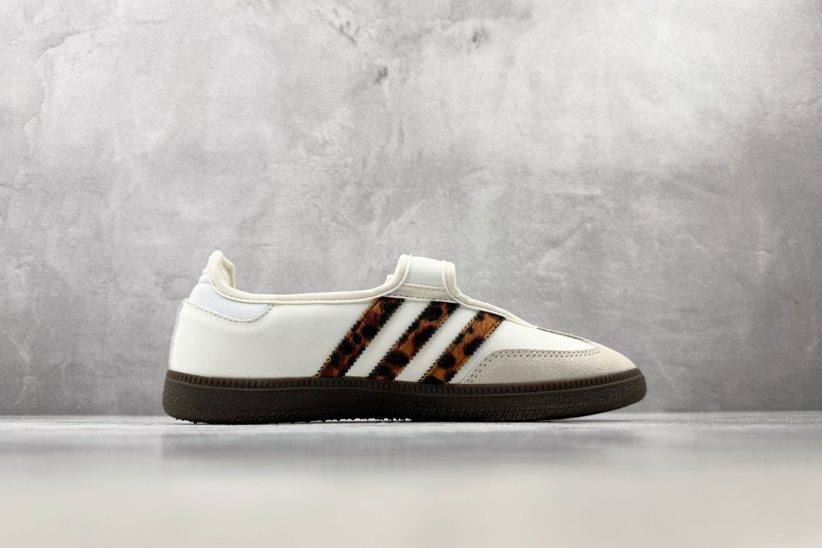 R版 出口订单 adidas originals Samba OG 豹纹 货号：HQ7970 尺码：35.5 36 36