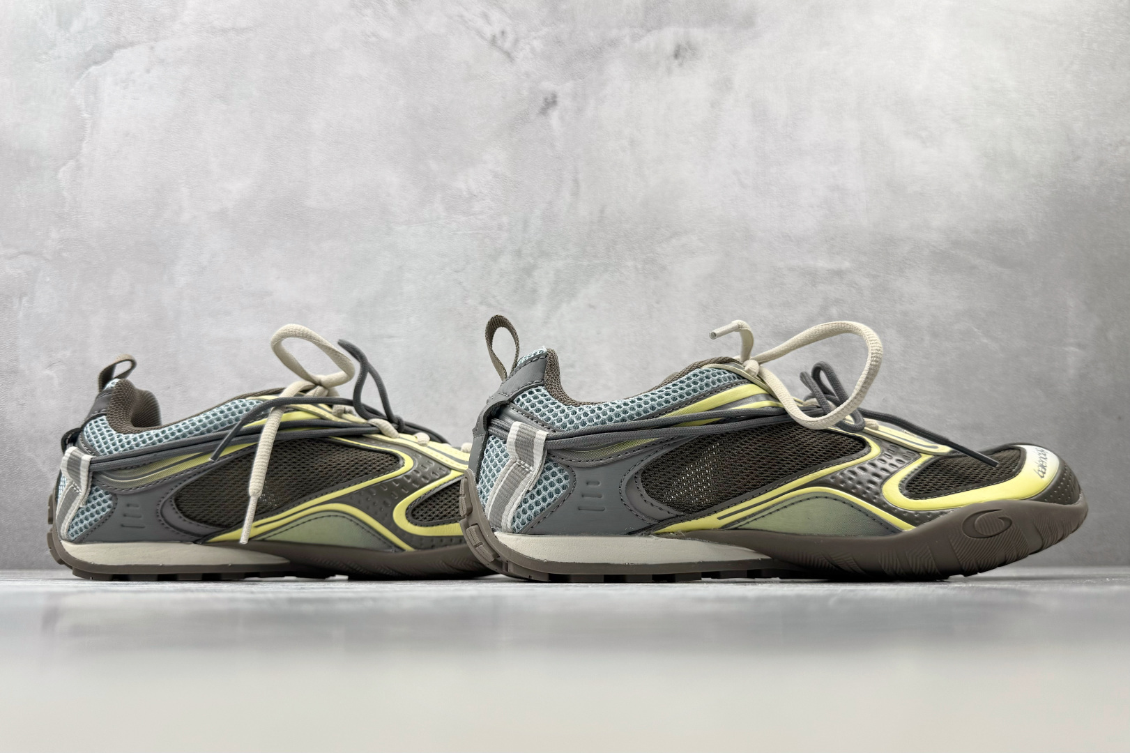 VG  代购版 Balenciaga巴黎世家 Radar Gradient Lines 灰黄 货号：WSTGL2471 