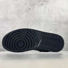 K版 综合版 Jordan Air Jordan 1 米白黑 货号:IW2020 尺码:36 36.5 37.5 38 K版 综合版 Jordan Air Jordan 1 米白黑 货号:IW2020 尺码:36 36.5 37.5 38