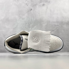 K版 综合版 Jordan Air Jordan 1 米白黑 货号:IW2020 尺码:36 36.5 37.5 38 K版 综合版 Jordan Air Jordan 1 米白黑 货号:IW2020 尺码:36 36.5 37.5 38