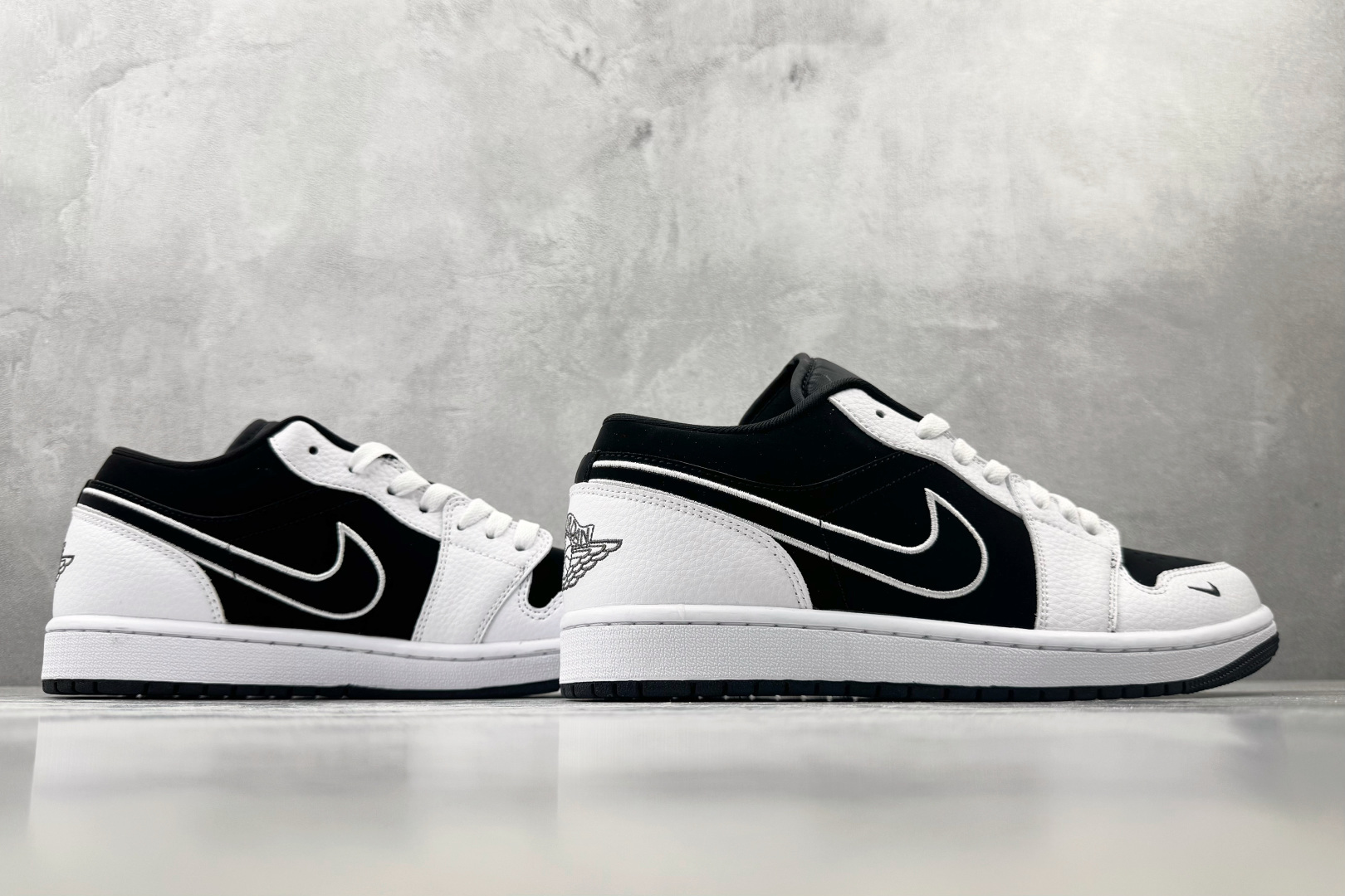 K版 综合版 Jordan Air Jordan 1 黑白 货号：IX6983 001 尺码：36 36.5 37.5 