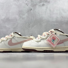 YC Nike Dunk 粉蝶 货号:DD1503 124 尺码:35.5 36 36.5 37.5 38 38.5 3 YC Nike Dunk 粉蝶 货号:DD1503 124 尺码:35.5 36 36.5 37.5 38 38.5 3