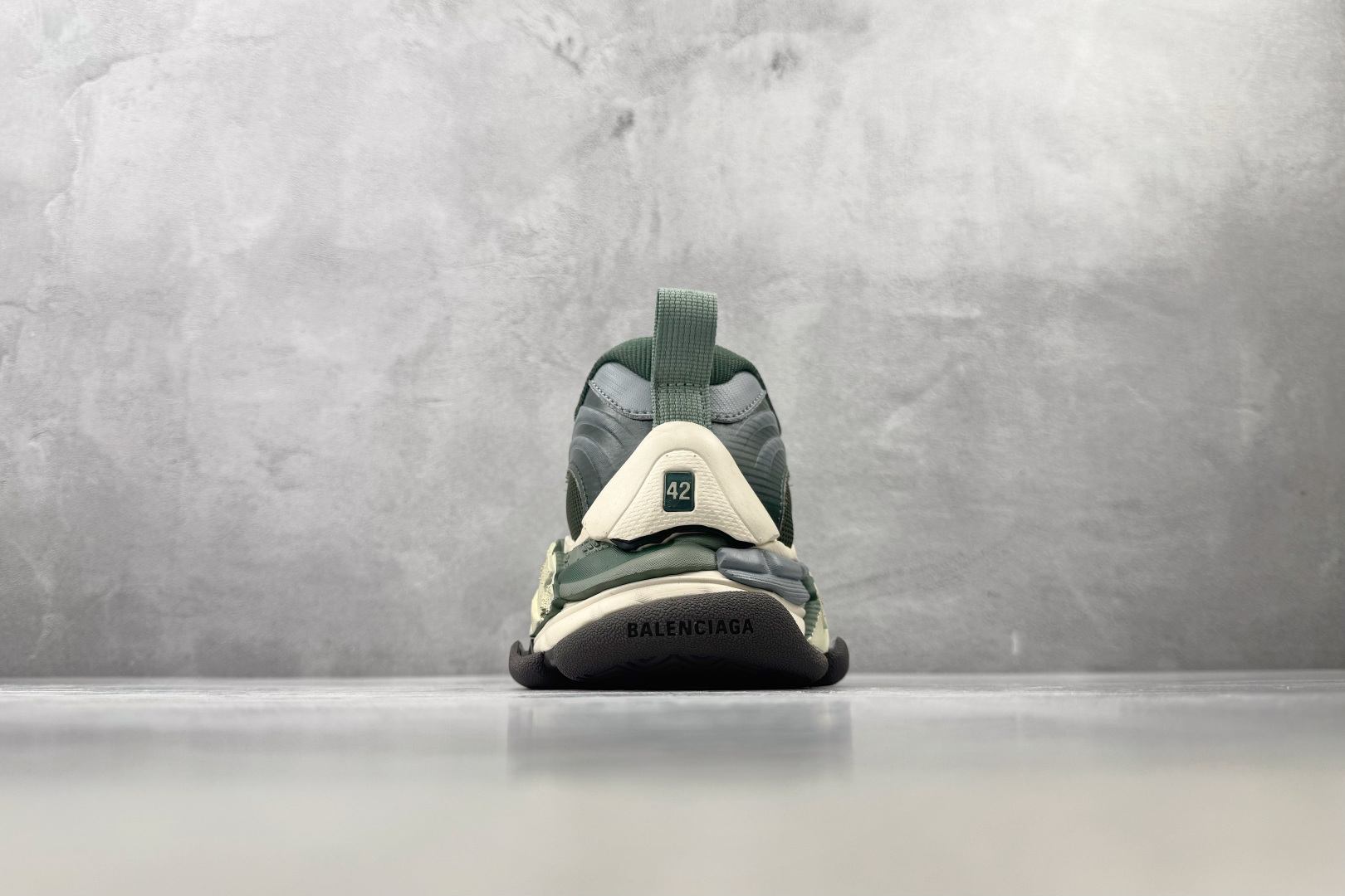 XA 最新外贸批次 Balenciaga巴黎世家 Triple S.2 GRADIENT 绿色拼米色 货号：WTR2G4
