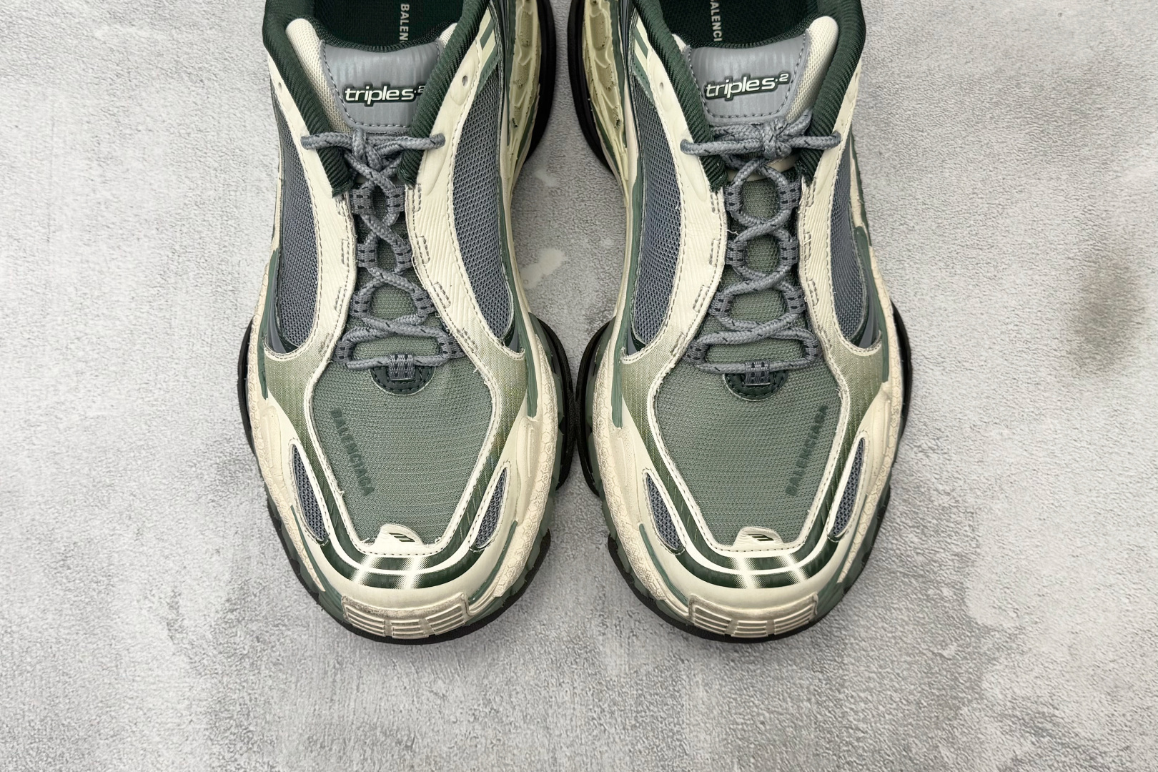 XA 最新外贸批次 Balenciaga巴黎世家 Triple S.2 GRADIENT 绿色拼米色 货号：WTR2G4