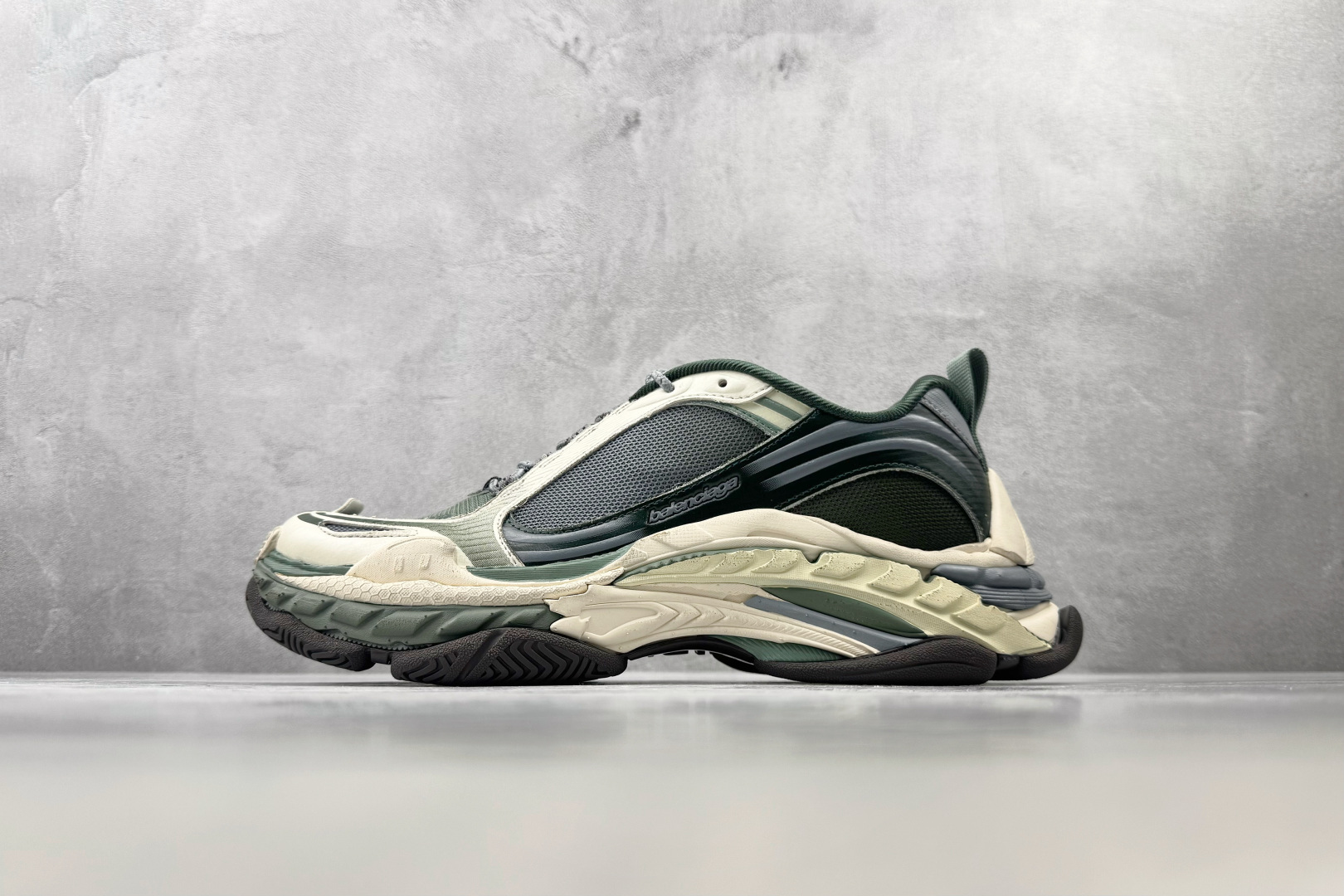 XA 最新外贸批次 Balenciaga巴黎世家 Triple S.2 GRADIENT 绿色拼米色 货号：WTR2G4