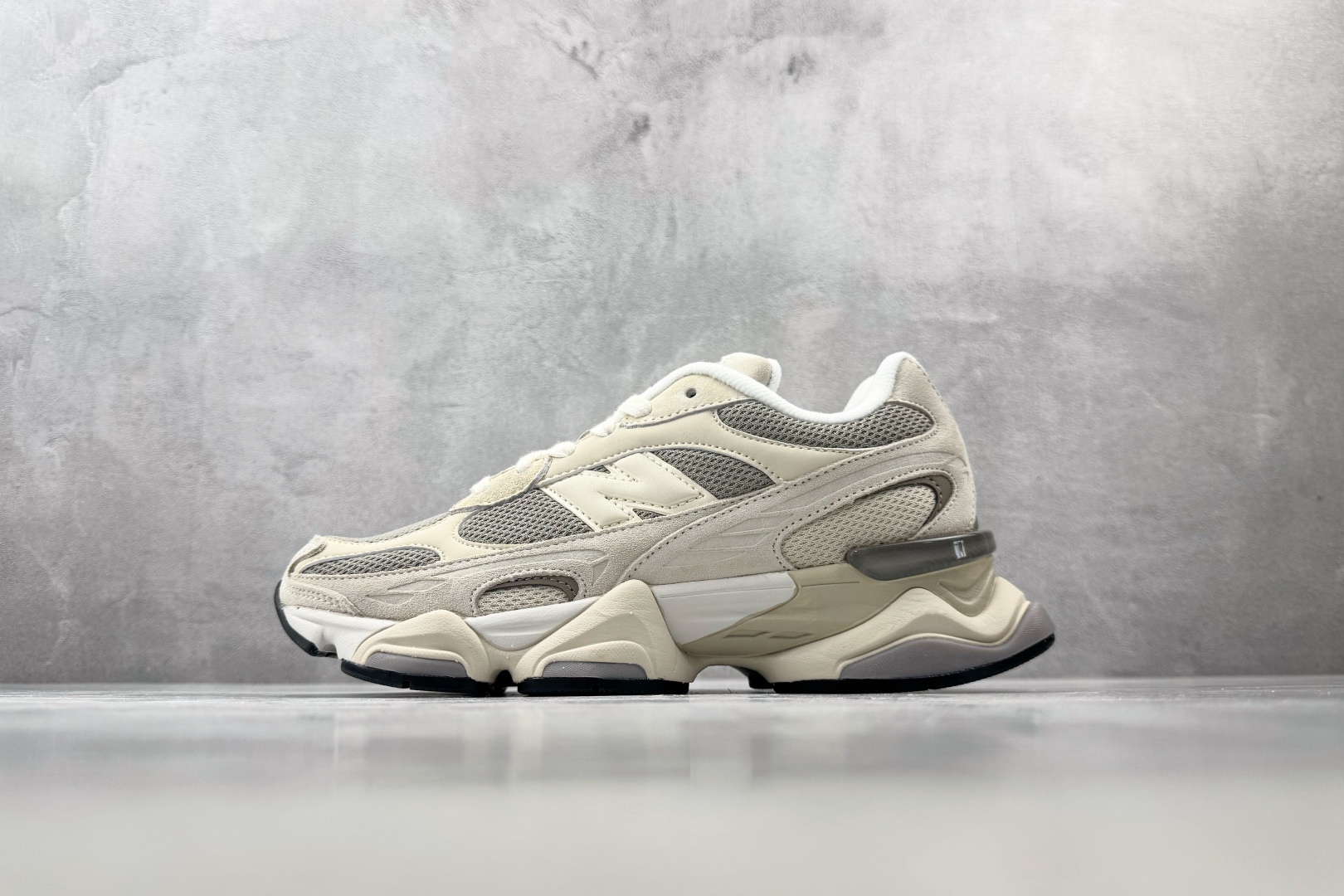 C 版 大厂出品 New Balance NB 9060 米色 货号：UG 尺码：36 36.5 37 38.5 39 