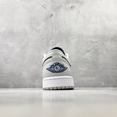 VT 外贸批次 Jordan Air Jordan 1 灰蓝色 货号:-058 尺码:36 36.5 37.5 38 VT 外贸批次 Jordan Air Jordan 1 灰蓝色 货号:-058 尺码:36 36.5 37.5 38