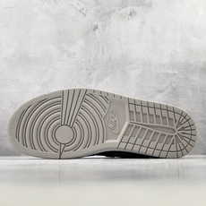 VT 外贸批次 Jordan Air Jordan 1 灰蓝色 货号:-058 尺码:36 36.5 37.5 38 VT 外贸批次 Jordan Air Jordan 1 灰蓝色 货号:-058 尺码:36 36.5 37.5 38
